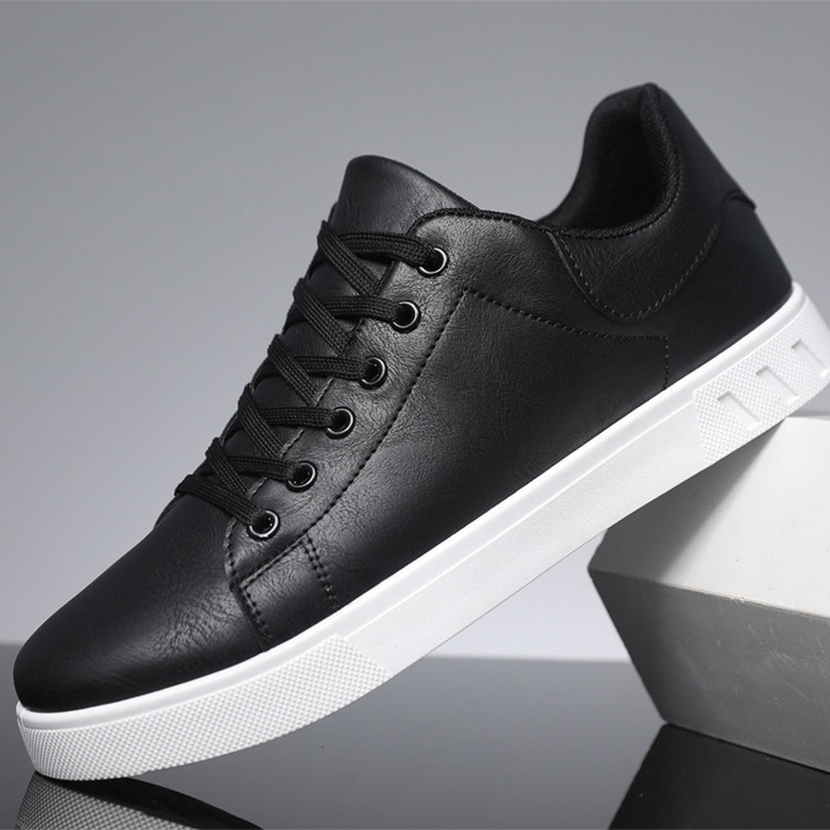 Harlan men's smart casual trainers in black