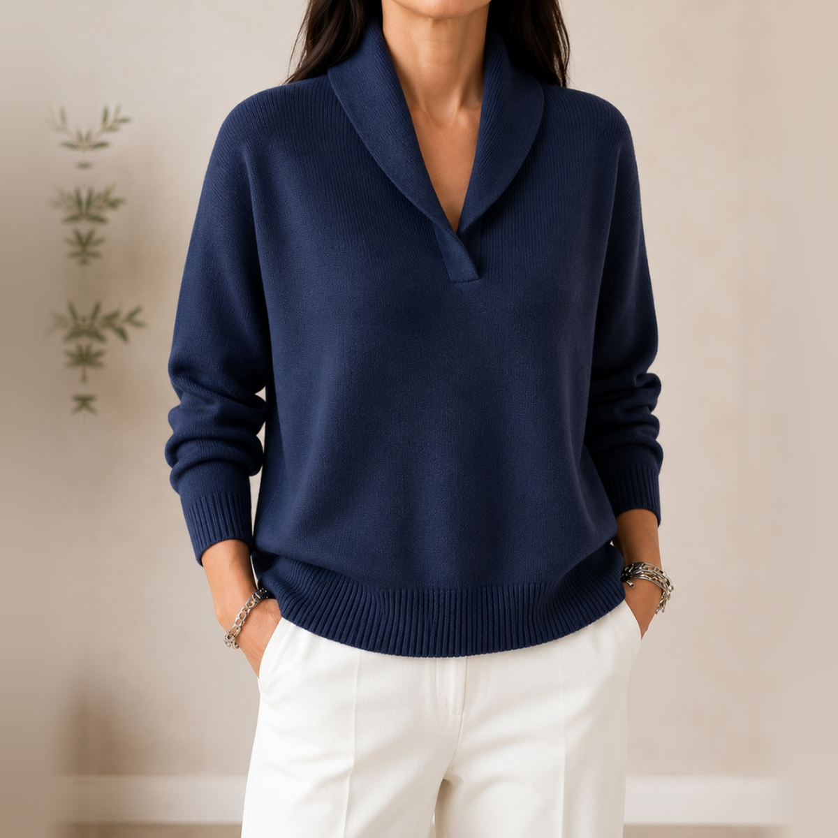 Noelle soft V-neck jumper in navy
