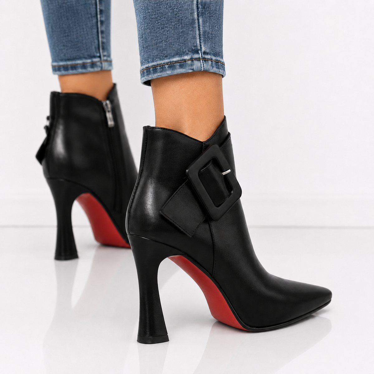Valeria black boots on model