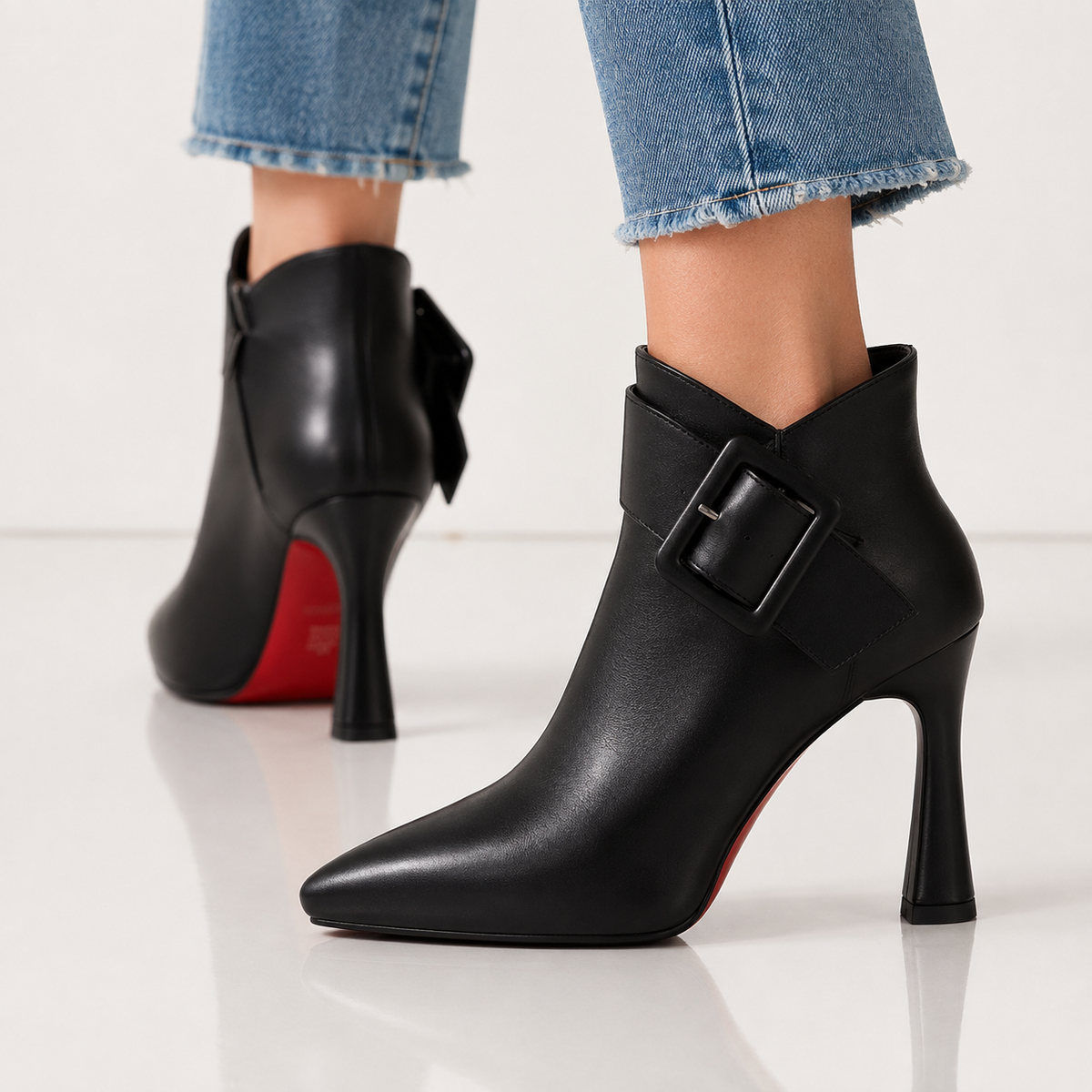 Valeria black boots on model