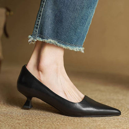 Mirella | Pointed Kitten Heel Court Shoes