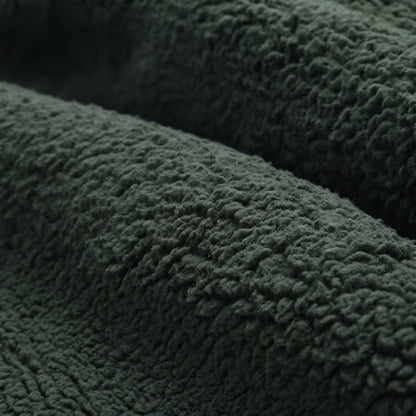 Kingsley parka detail: thick sherpa fleece lining