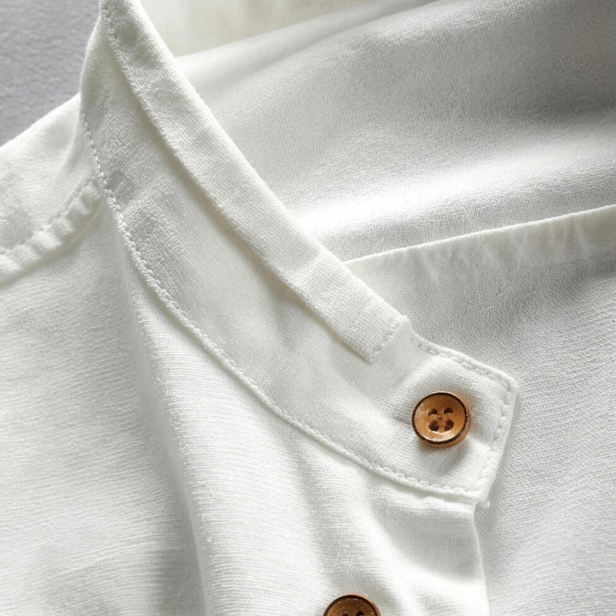 Kanata band collar shirt - collar and wooden buttons