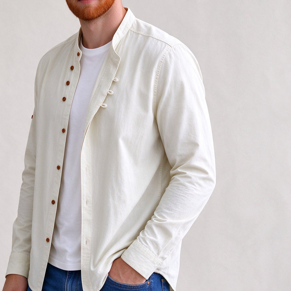 Kanata band collar shirt in White - side view
