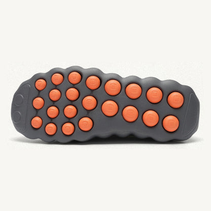 Cloud-Tread outsole with massage studs