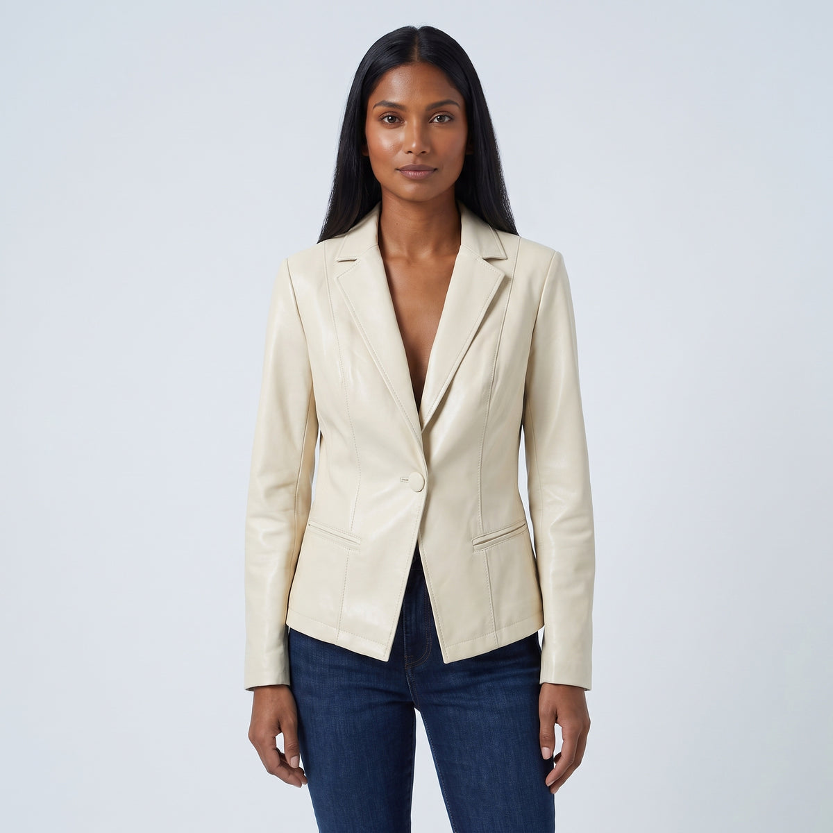 Vera fitted leather blazer in white, close-up detail