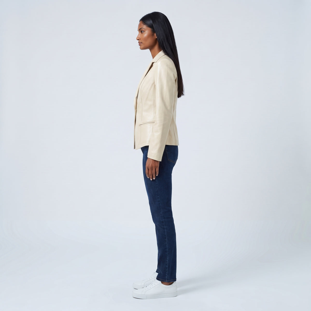 Vera fitted leather blazer in white, side view